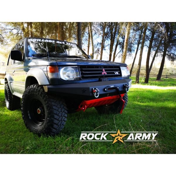 Pare chocs avant acier avec porte treuil de marque Rock Army pour Mitsubishi Montero V20